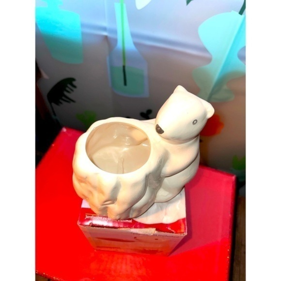 Polar Bear Animal Flower Succulent Planter Pot - Picture 4 of 7